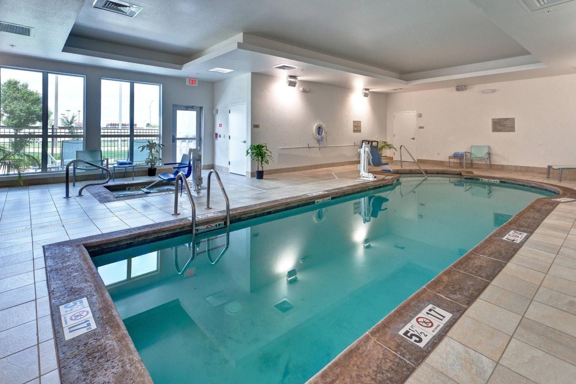 Springhill Suites By Marriott Wichita Airport Екстер'єр фото