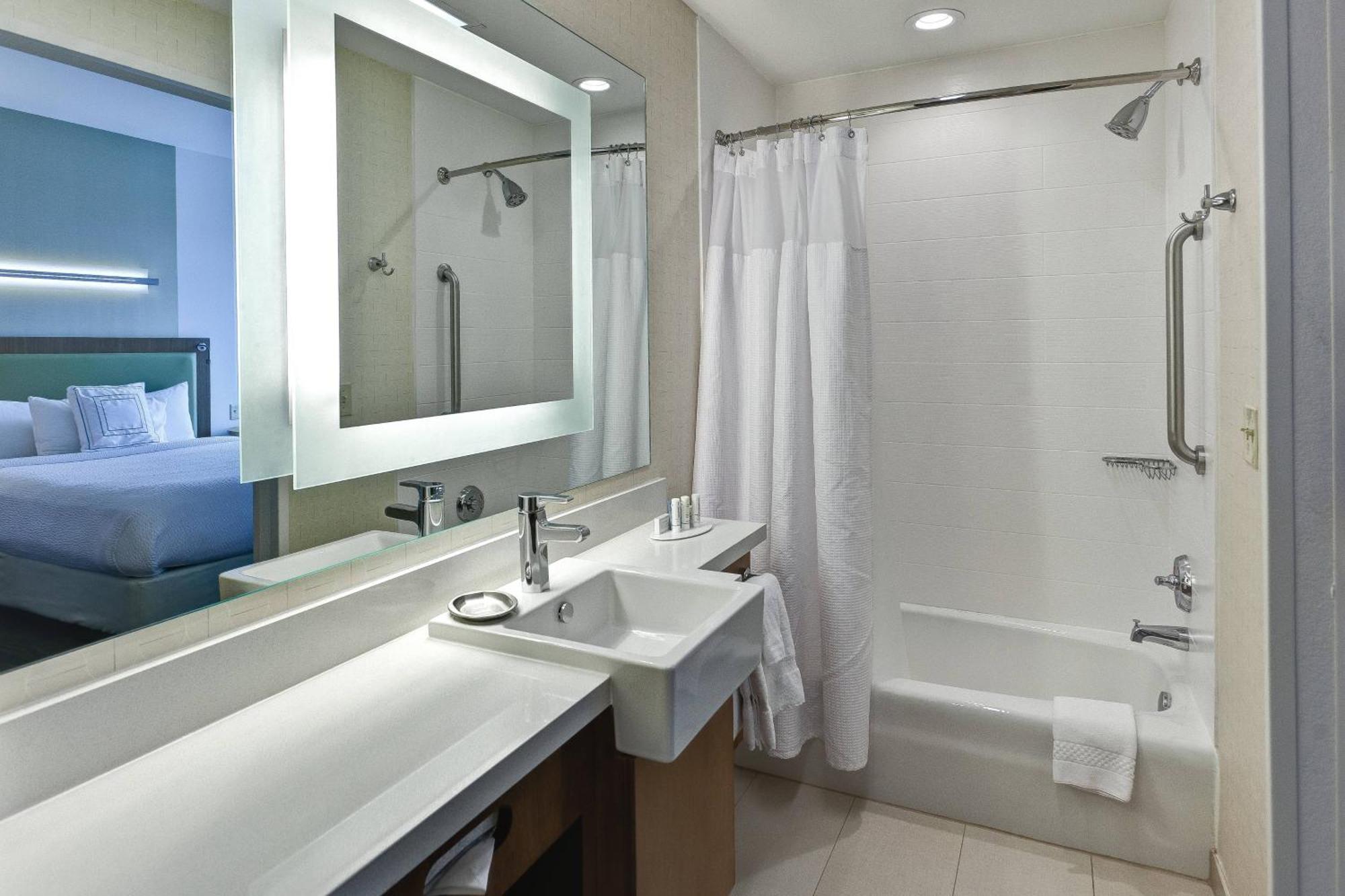 Springhill Suites By Marriott Wichita Airport Екстер'єр фото